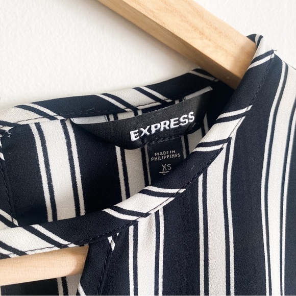 Express Women’s Striped Blouse, Size XS, Black & White - Picture 5 of 13